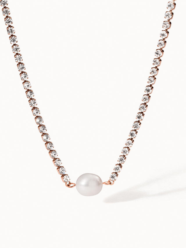Shimmering Pearl Necklace