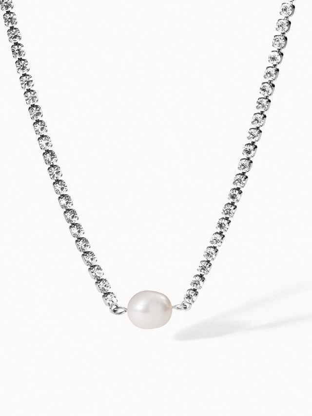 Shimmering Pearl Necklace