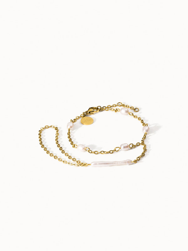 {"color":"Gold", "type":"lead_image"}