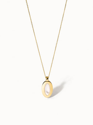 {"color":"Gold", "type":"lead_image"}