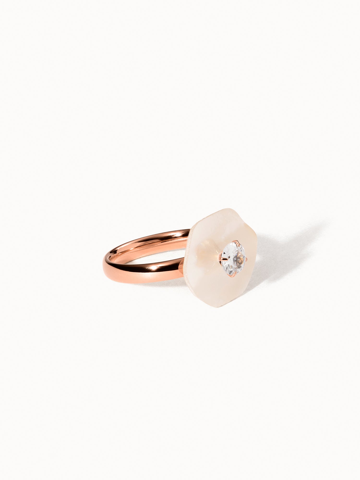 PURELEI Allure Ring Roségold mit Muschel-Blütenform und funkelndem Zirkoniastein, elegant und feminin gestaltet.