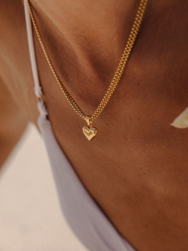 {"color":"Gold"}