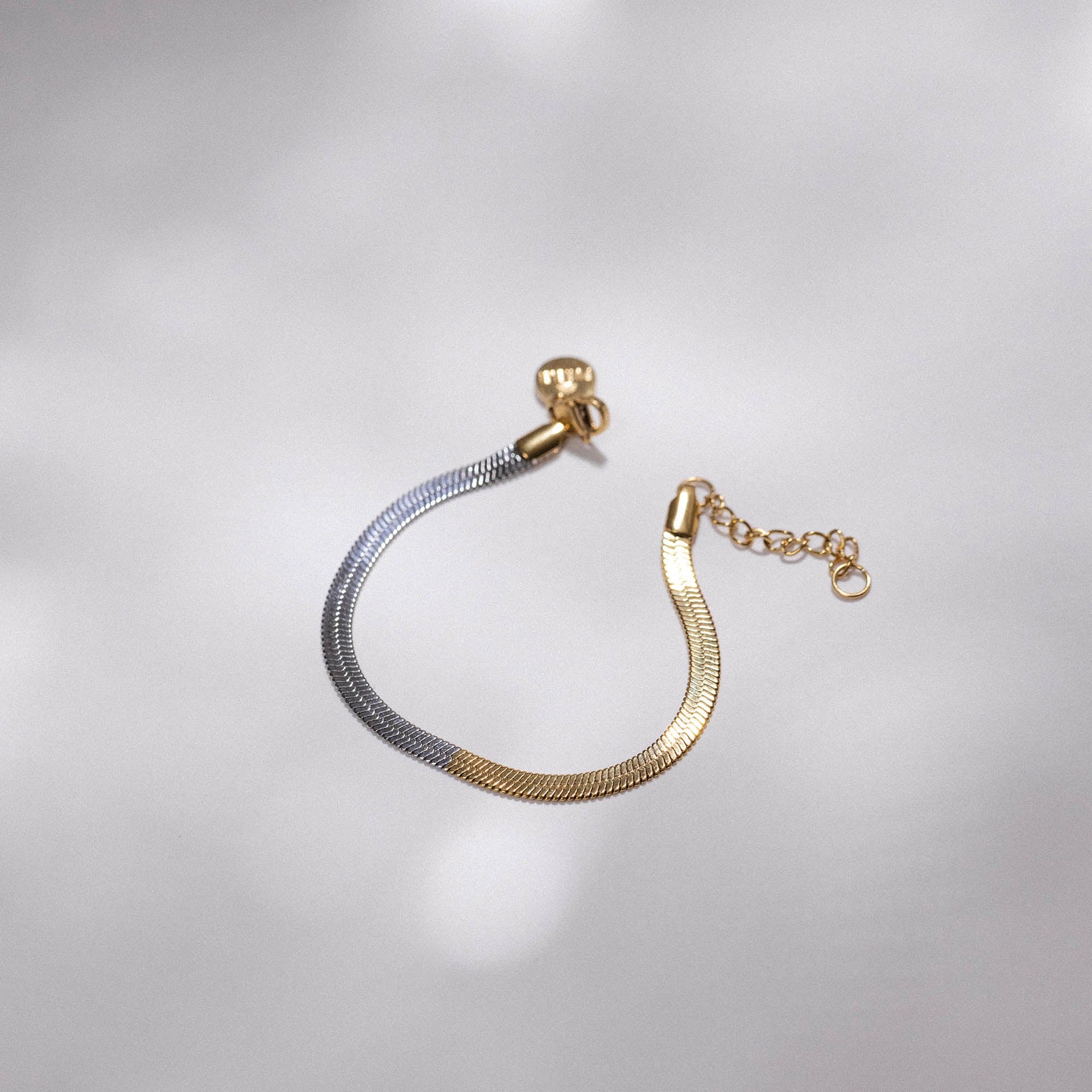 Duality Armband