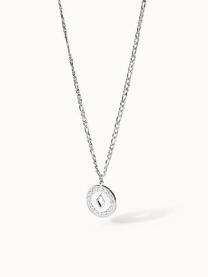 Lolani Kette von PURELEI, silberner, gemusterter Coin mit Ausstanzung auf feiner Kette, elegant und nickelfrei.