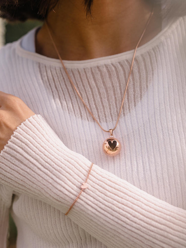 Love's Embrace Ketting