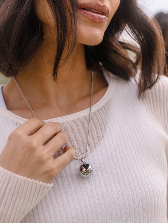 Love's Embrace Ketting