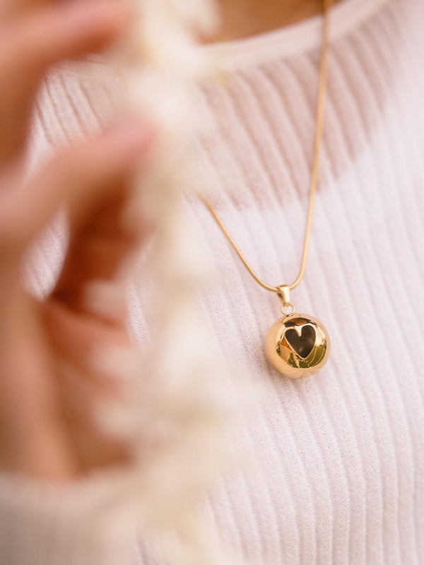 Love's Embrace Ketting