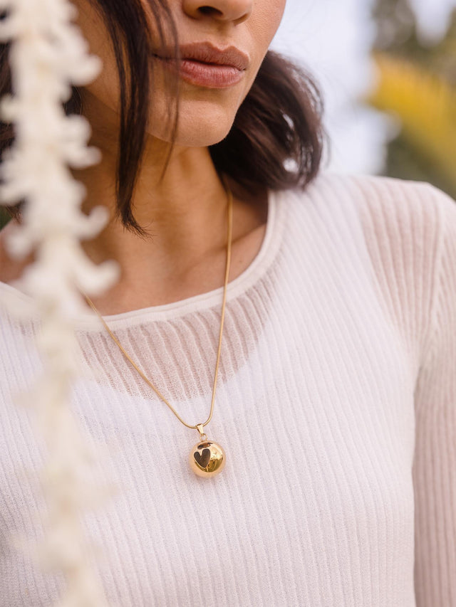 Love's Embrace Ketting