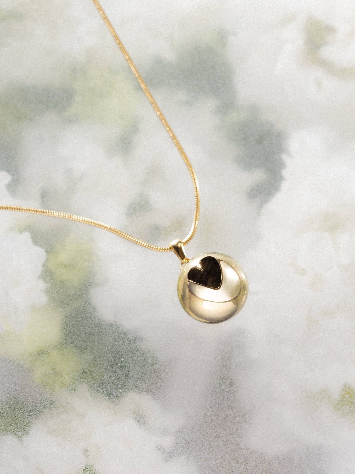 Love's Embrace Ketting