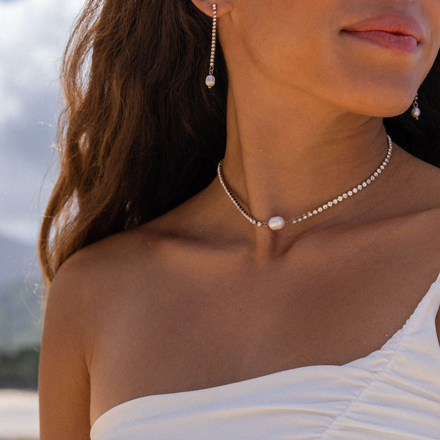 Shimmering Pearl Necklace