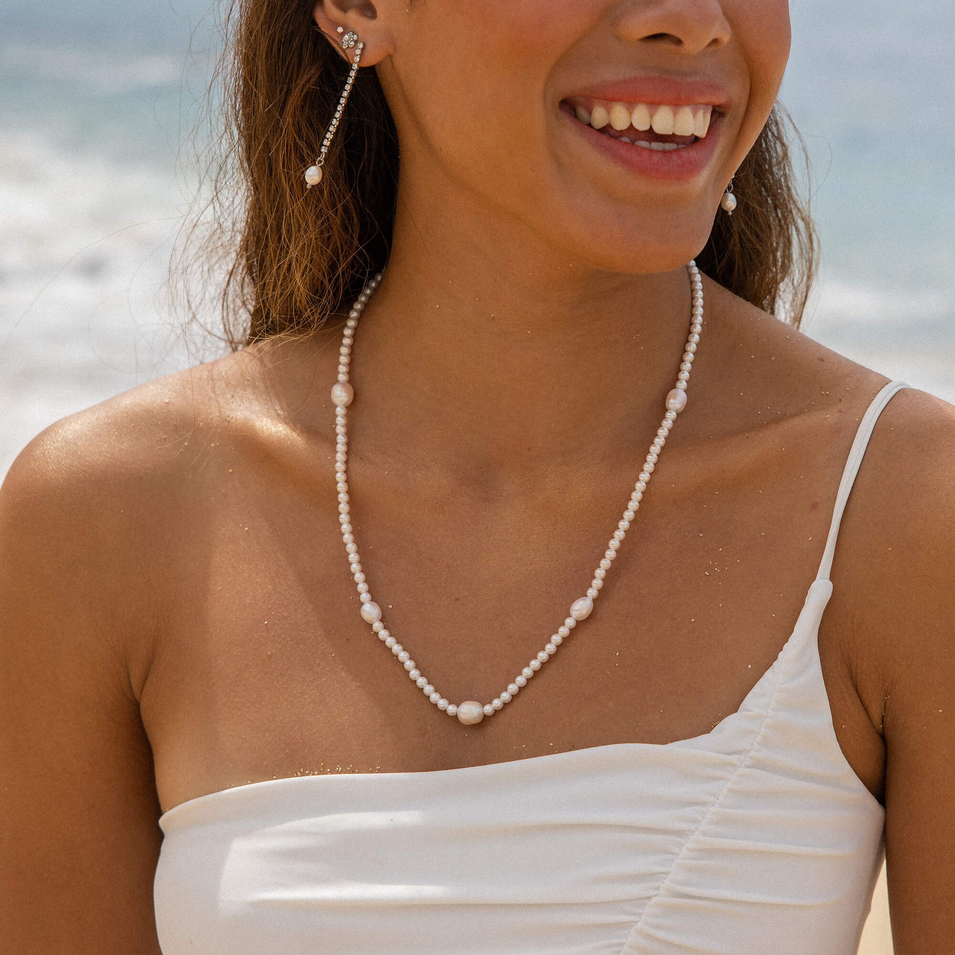 Shimmering Pearl Earring