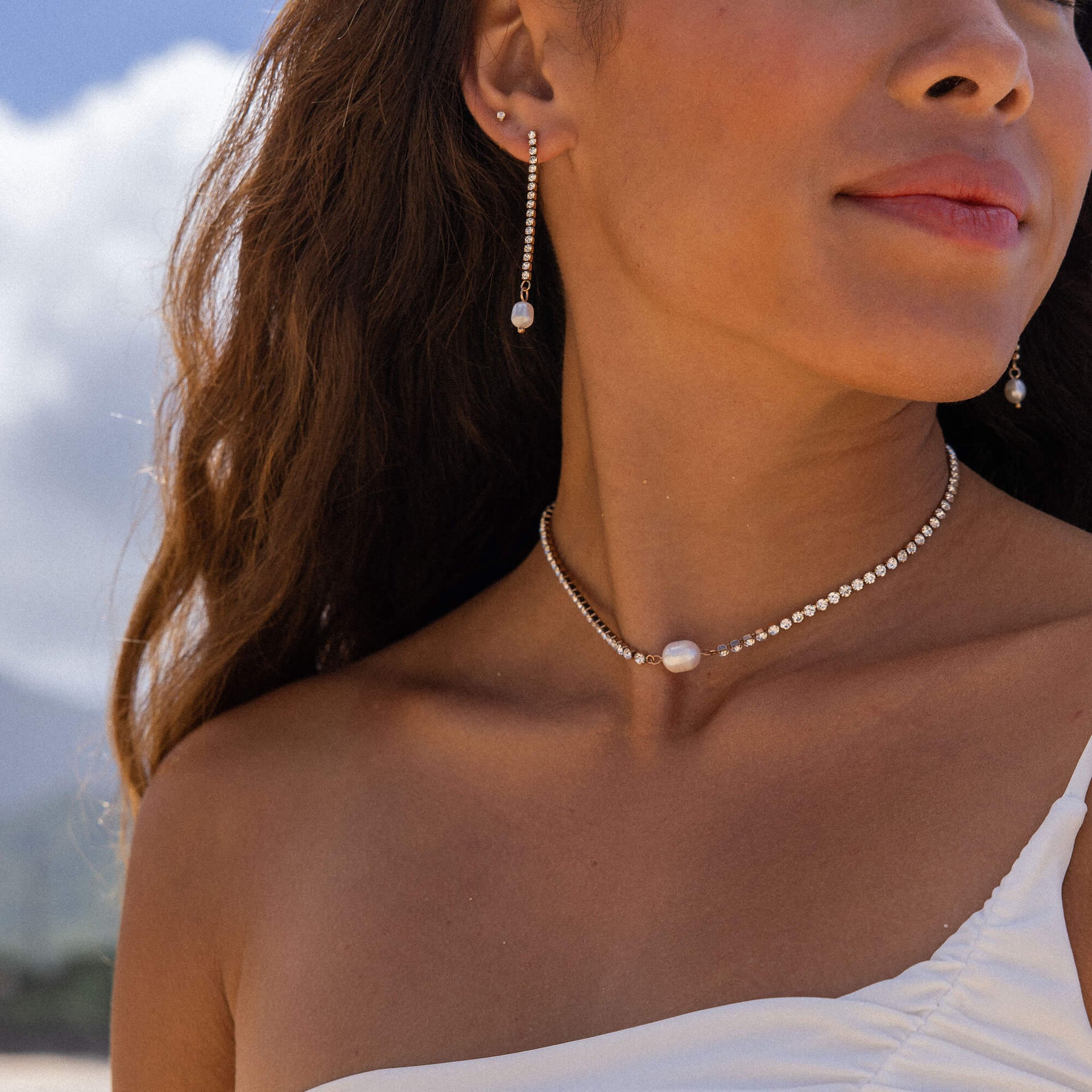 Shimmering Pearl Earring