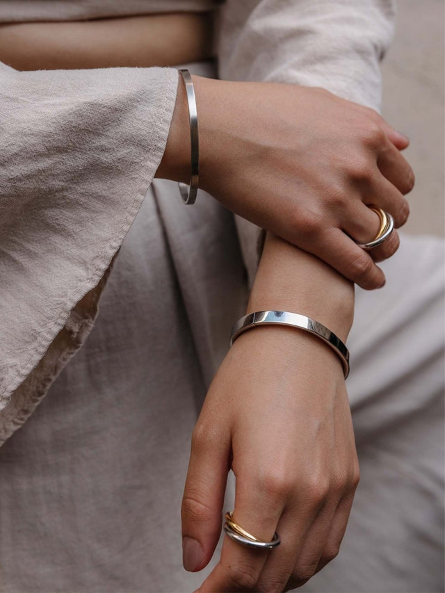 Lightness Bangle - INT PURELEI