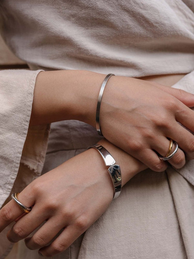 Lightness Bangle - INT PURELEI